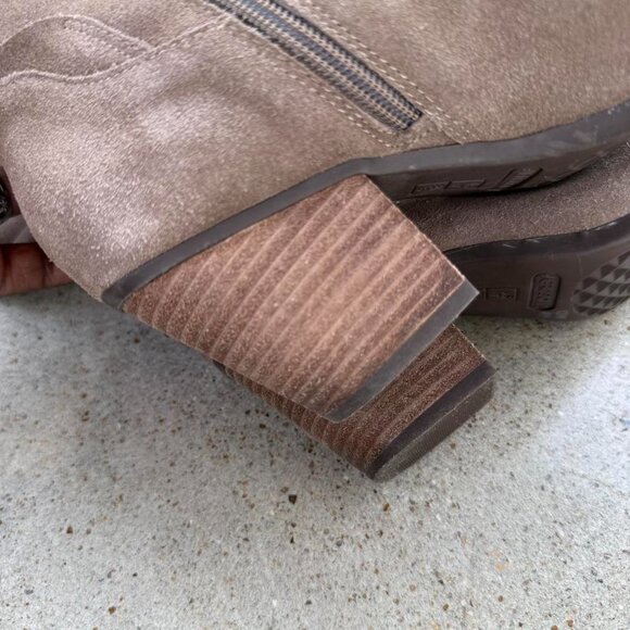 2000s tan suede knee high boots - Picture 5 of 6